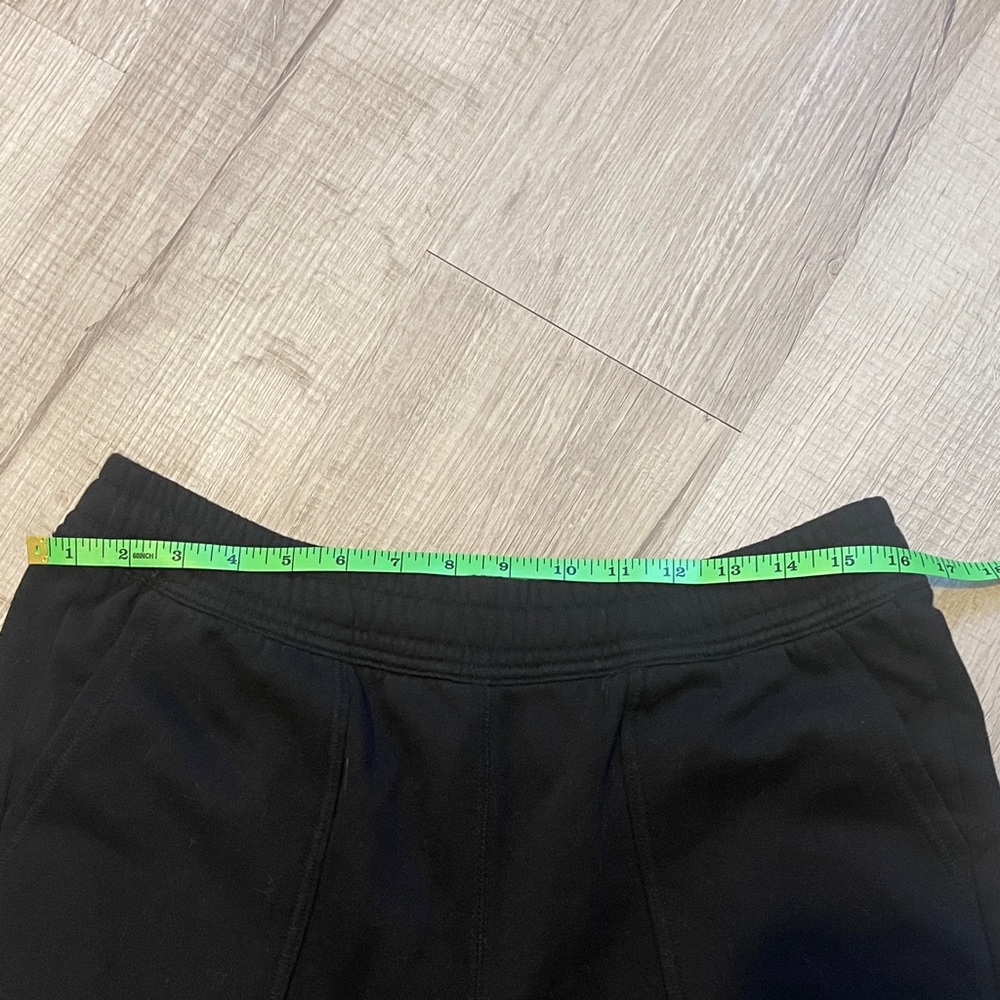 Aeropostale Light Gray and black Cropped Cargo Joggers Selling both together. - Picture 10 of 13